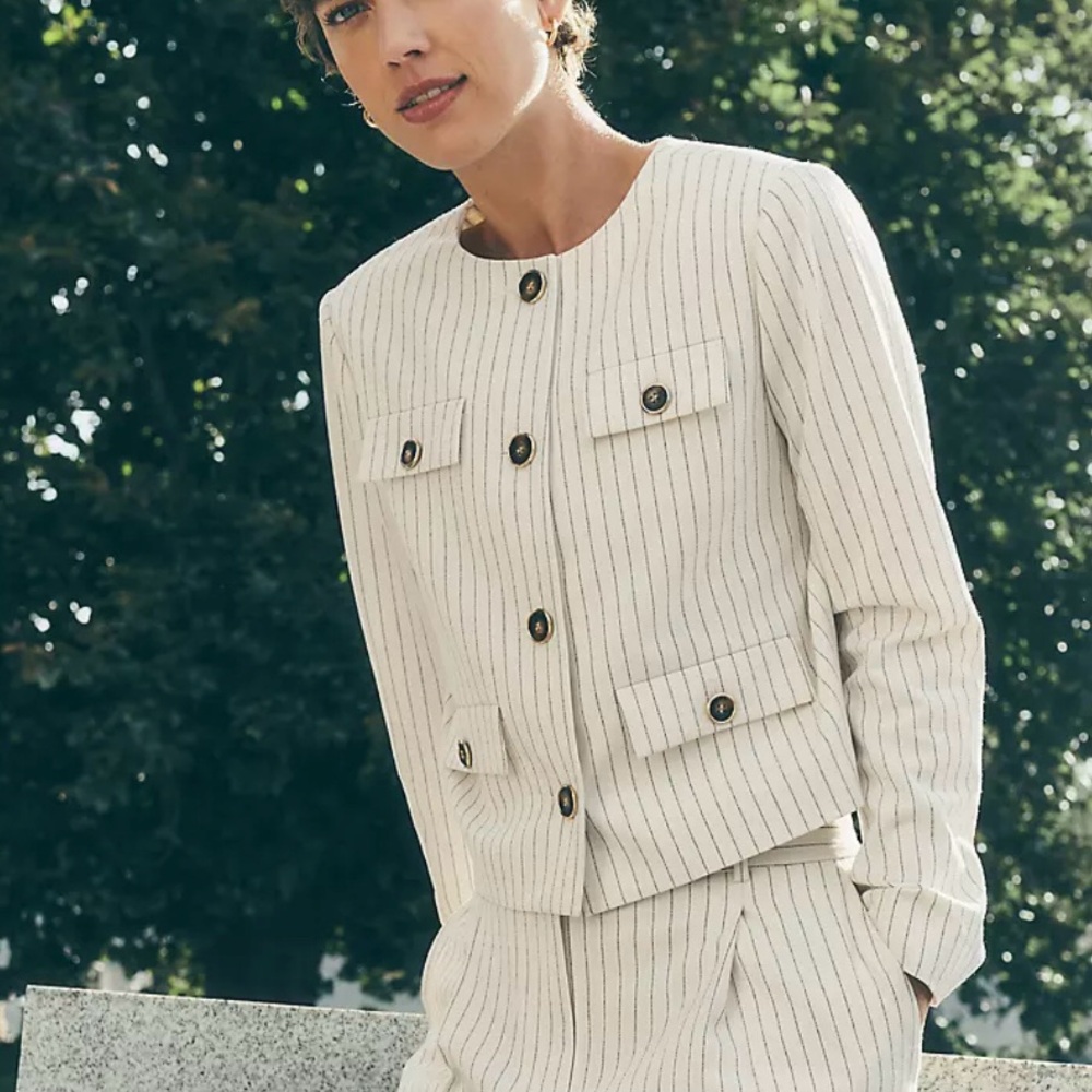 Ann Taylor Cream Pinstripe Blazer crop sz 12p New